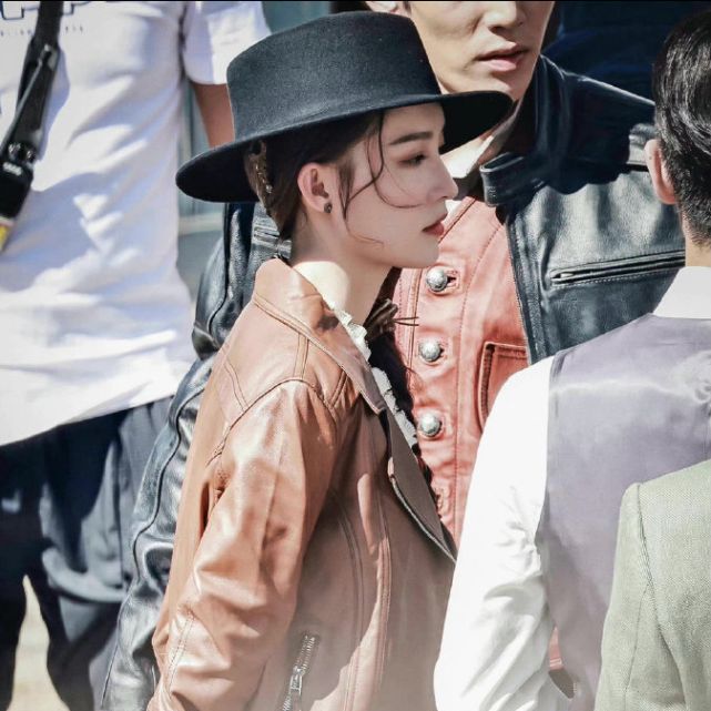 吴奇隆|任嘉伦新剧衣服竟开衩？李沁一袭红衣惊艳众人，网友：女主换得好