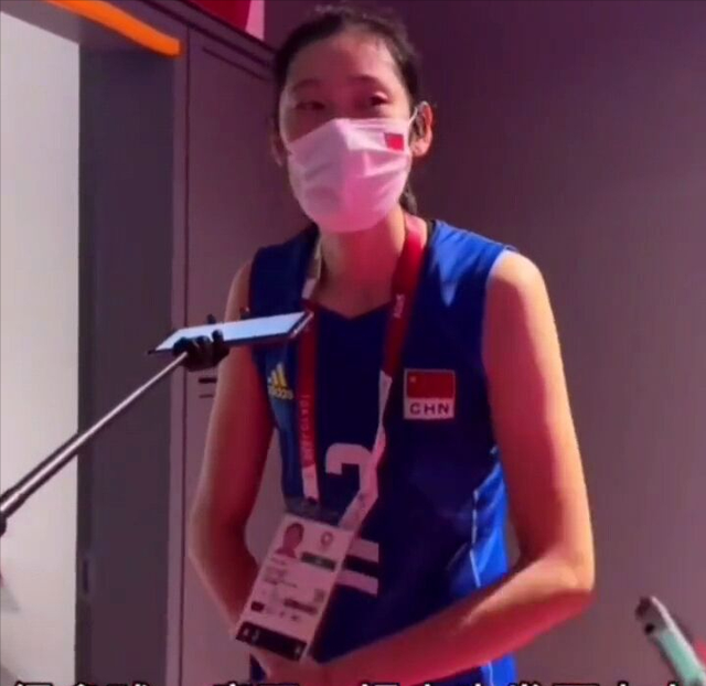 胡小小乖|心疼朱婷手腕伤情！郎平直言无人能替代，中国女排面临被小组淘汰