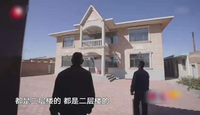 重庆|梦想改造家再曝争议！红砖房反碱有坍塌危险，楼顶开裂处处是问题