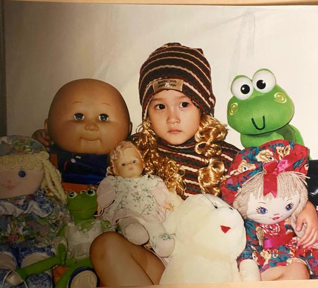 刘亦菲|那些年明星们的童年照，丽颖村头照接地气，杨幂美得不像话