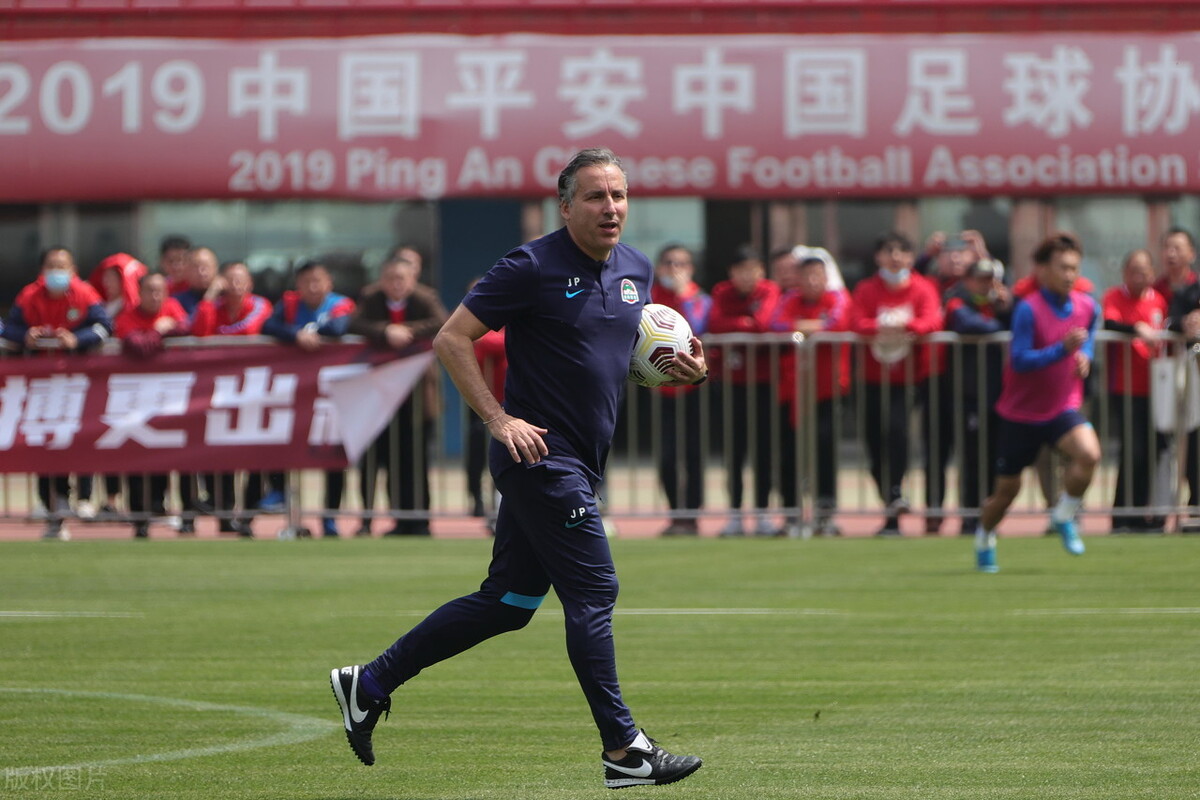 河南|哈維爾“休假”結(jié)束后回河南，兩個月前球迷就篤定西班牙人會回來