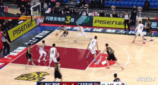 孙铭徽|CBA昏哨抢戏！2次误判冤案驱逐孙铭徽，姚明或顶格制裁
