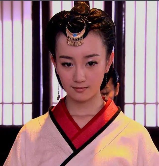 古力娜扎|6位颜值下降的明星，娜扎鼻子看不见鼻孔，古天乐内双变大双眼皮