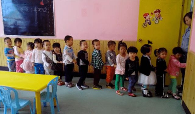 七悦妈|孩子为什么不愿意在幼儿园大便?有些隐藏的原因父母要了解