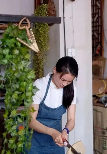 哲学筱筱|朱小贞的悲剧,给所有女人上了一课:这样的男人再爱也不能嫁