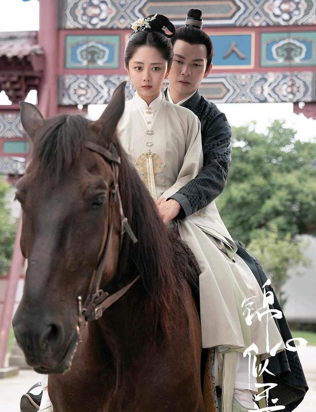 肖战|锦心似玉：别担心冬青和琥珀会黑化了，海报里藏着她们真正的结局