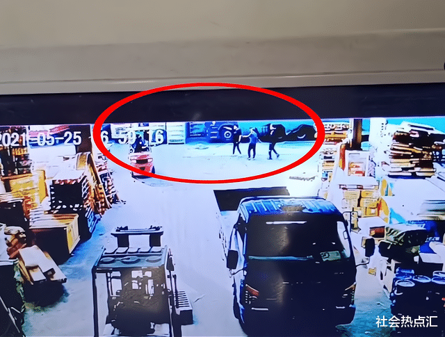 |青岛：男子被人追打后突发心梗去世，打人者无罪释放，家人不干了