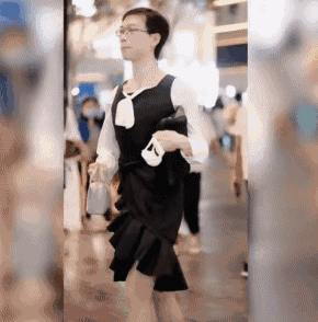 桃花时尚 发现流量密码之后，街头时尚就不再是时尚了，而是看谁更吸引眼球