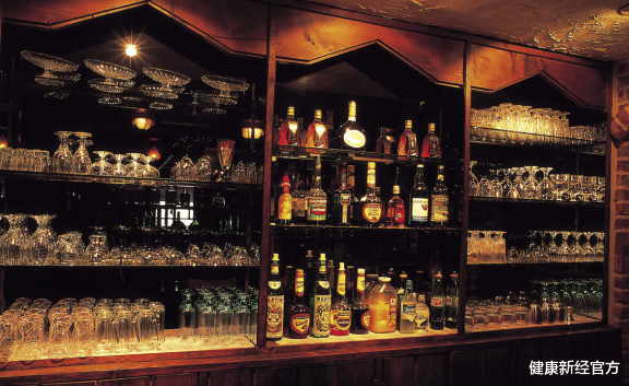 痛风|35岁大叔因患痛风，截肢保命，医生叹息：3类食物再喜欢，也要忌口