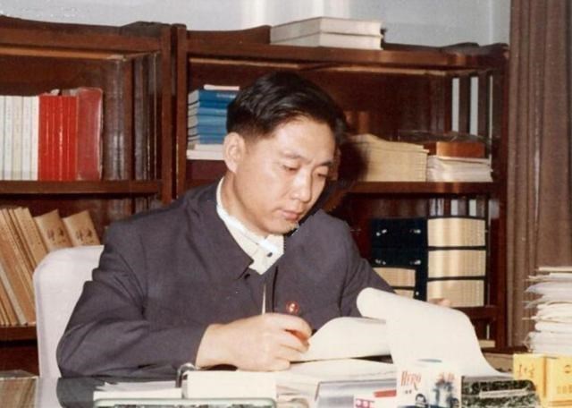 澳大利亚|王洪文女儿饱经沧桑，白手起家成富豪拒绝美国绿卡，坚持当中国人