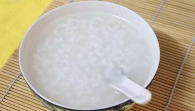 爱红烧肉|医生:想要宝宝长肉长高,这些“空营养”辅食别给娃吃,不要大意