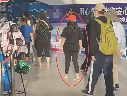 运动|11岁王诗龄又胖了，紧身裤勒成“大象腿”，网友：这身材堪比李湘