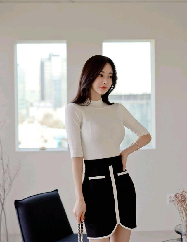 心壹穿搭|女神孙允珠高清时尚搭配：浮华都市麦香奶酪色叠领衣裙