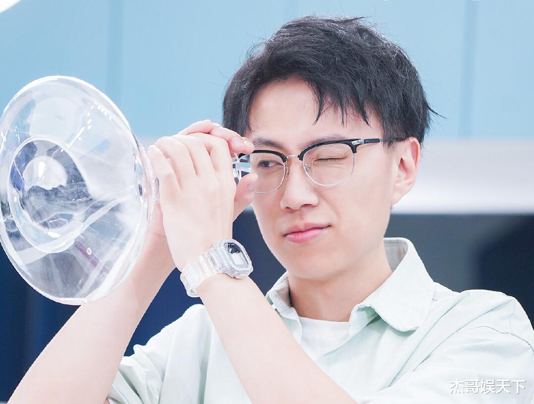 梁海源|《脱口秀大会》黄西退赛很明智，大雄淘汰不意外，梁海源最意难平