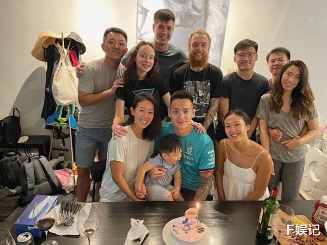 TVB|前TVB小花和亲友为老公庆生 晒老公和儿子的温馨合影很有爱