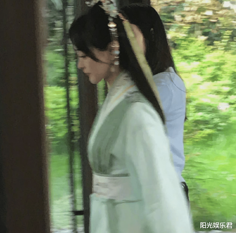 奔跑吧兄弟|《奔跑吧》全员古装，五位女嘉宾太养眼，我却被唯一的男嘉宾惊艳