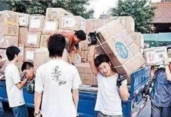 软妈硬爸|吴京出席《怒火·重案》首映采访落泪：吴京到底有什么可狂的？