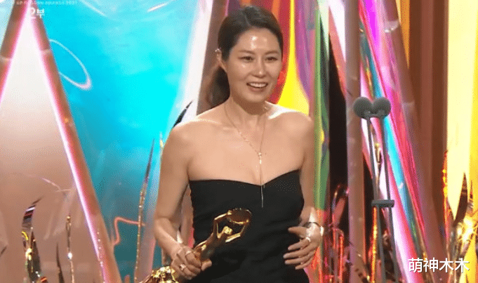 生图|外网曝光韩国青龙奖明星生图，油光满面脸僵嘴歪，宋仲基一脸憔悴