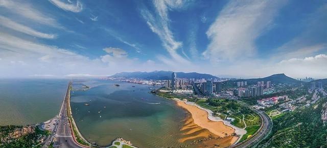 连云港 我国一处海滨城市，有山有水有文化，干净且低调