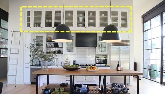 挑高客厅能行，餐厅我也试试，上下分层设计，空间开阔收纳也翻倍