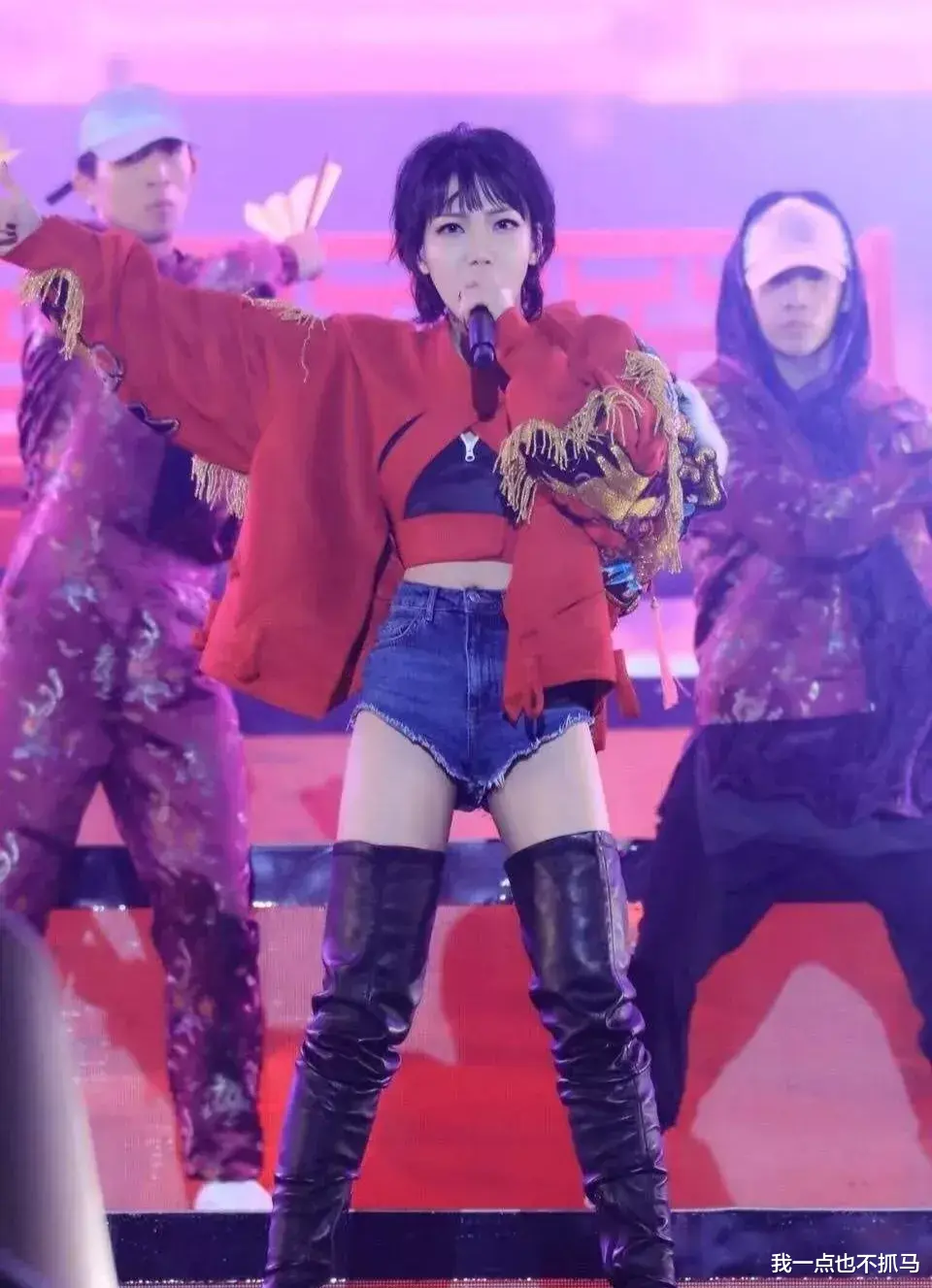 吴莫愁|“亚洲最丑女星”和她消失三年的真相