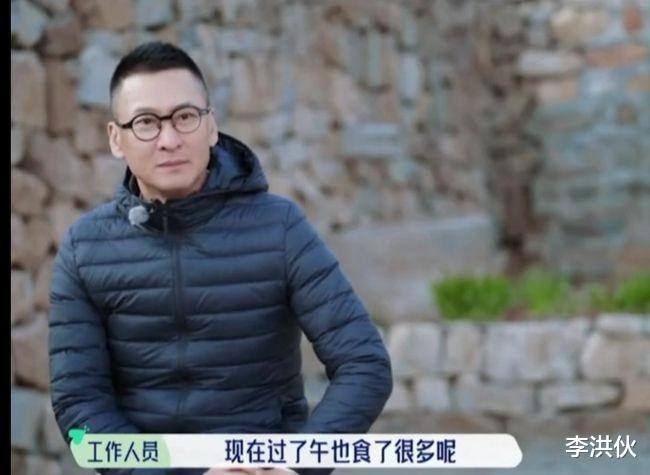 周杰|49岁周杰近况曝光,不仅坐拥千亩农田,还有个漂亮的女朋友