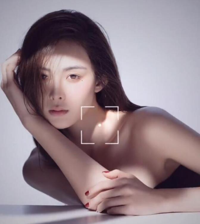 张颖颖|汪小菲绯闻女友张颖颖晒近照，淡妆出镜走酷飒风格，的确很美