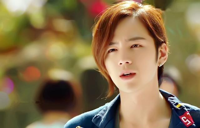 希林娜依·高|34岁的张根硕减肥成功,拜托油腻感,重回颜值巅峰