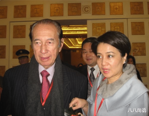 梁安琪|赌王去世后梁安琪变低调，一身裤装打扮现身，知性不失女总裁气场