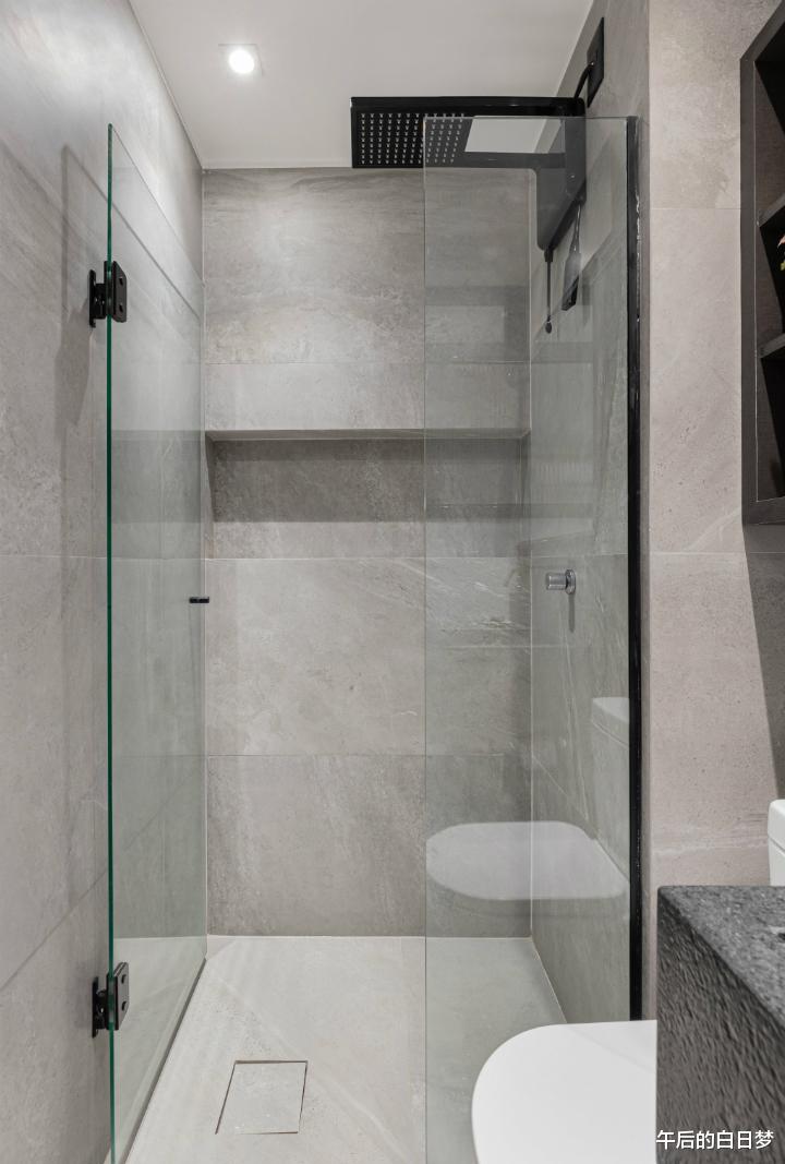 |仅有45㎡的跃层小公寓，虽然紧凑但也有着欢笑，两个人的浪漫暖窝