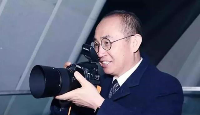 为娃学画丫|卖不掉的资产，“跑不动”的潘石屹，SOHO中国的坎坷“卖身路”