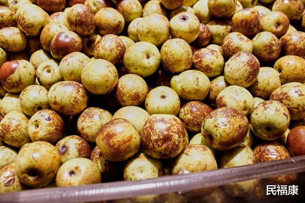 熬夜|每逢换季就生病，怎么回事？3类食物，为免疫力“添砖加瓦”