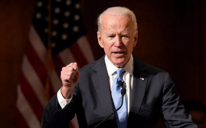 小朱聊育儿|一架全球鹰无人机坠毁，美军高层意外大声叫好，俄感慨被上了一课