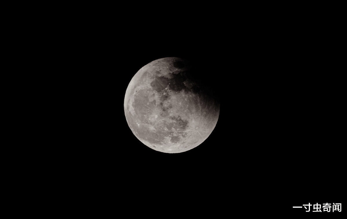 一寸虫奇闻|神秘的月之力,除能控制潮汐外,科学家发现月亮或可左右人的情绪