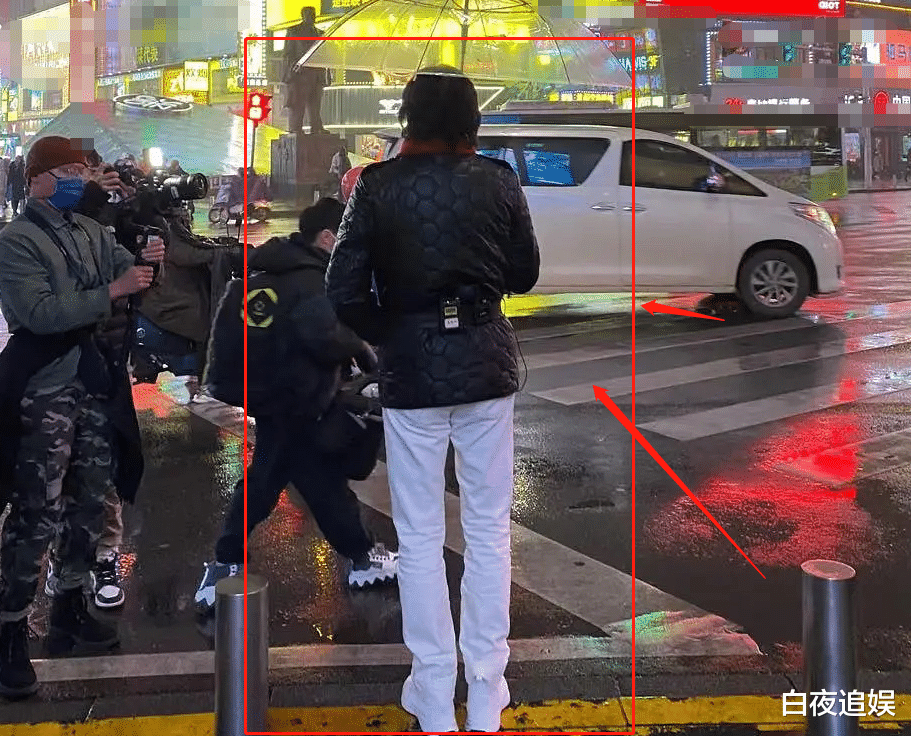 刘亦菲|51岁高晓松变了模样，甩掉一身肥肉后，近180cm的背影帅成吴亦凡