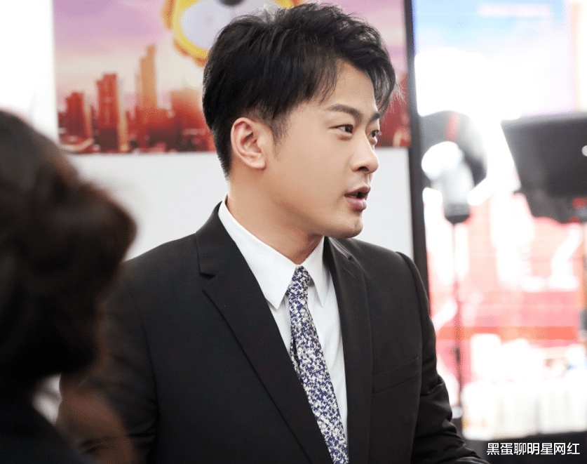 娜美|辛巴公司合伙人伽柏现身外站，为舞帝利哥豪刷百万，拒绝签约对方