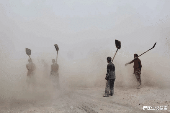 罗医生说健康|肺部“清道夫”找到了，不是银耳，饭后敞开吃，肺部干净到底