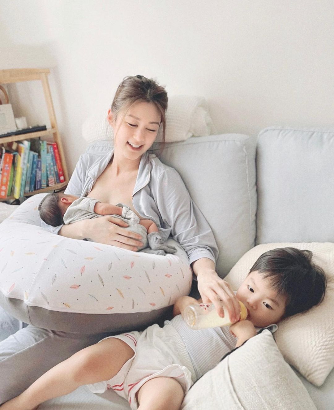 二胎|岑丽香二胎出生了！晒喂奶照片超有爱
