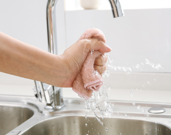 入住三年多，90后小姐姐家里“窗明几净”，看到她家厨房：真高级