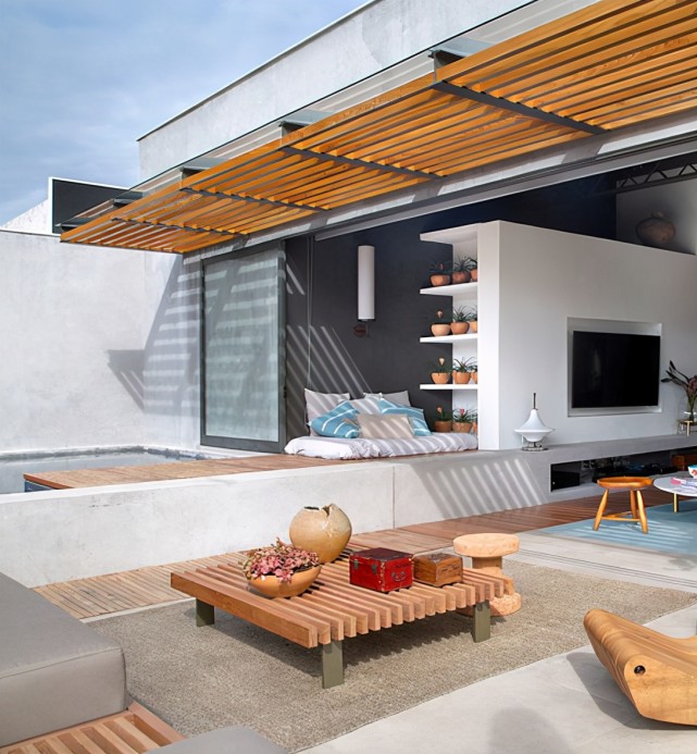 外国人是这样装阳台的，打一个台面直接延伸出去，多个休闲区