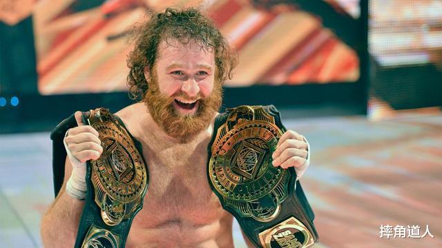 wwe|中邑真辅喜迎WWE洲际冠军挑战者！科尔宾当众体验“嗨皮牛奶浴”