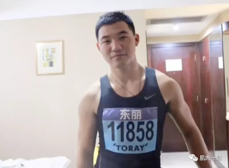 警察|32岁硬汉警察肌肉撑爆衬衫，坏蛋不敢惹系列