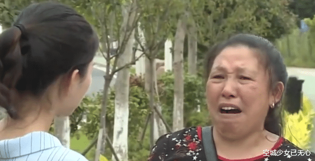 丈夫去世后,前妻舔着脸回来跟儿子争抢房产,抢不过只能放火烧