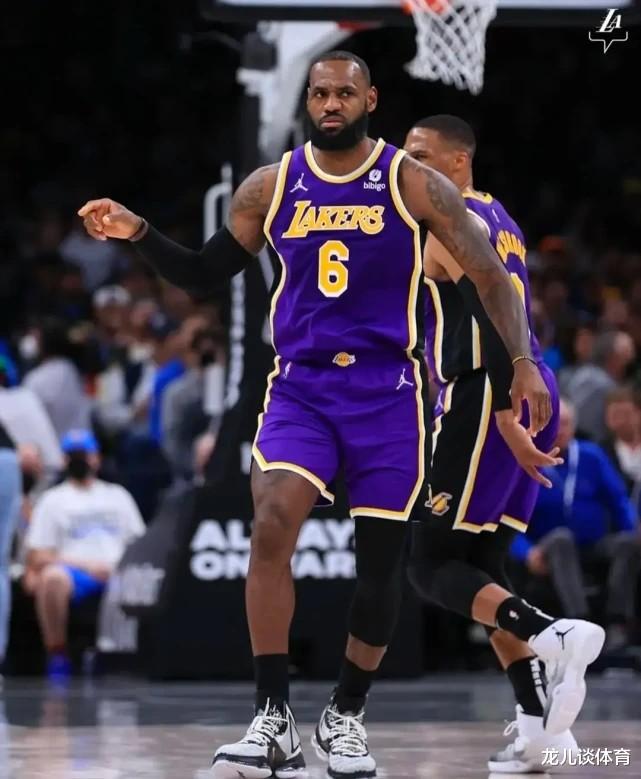 火箭隊|威少到底該如何和老詹共存？他終于表明態(tài)度，確實有點受委屈了