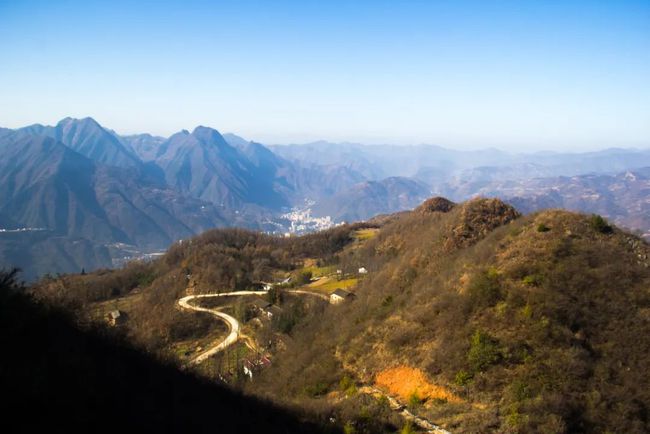 秦岭|秦岭海棠山上的这个高山村庄，与山下的那个县城，完全是两个世界