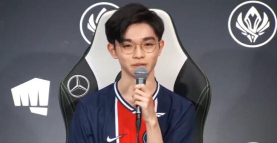 fpx战队|FPX.doggo正在连接，春丽不相信LWX，在世界赛前就开始预谋新AD