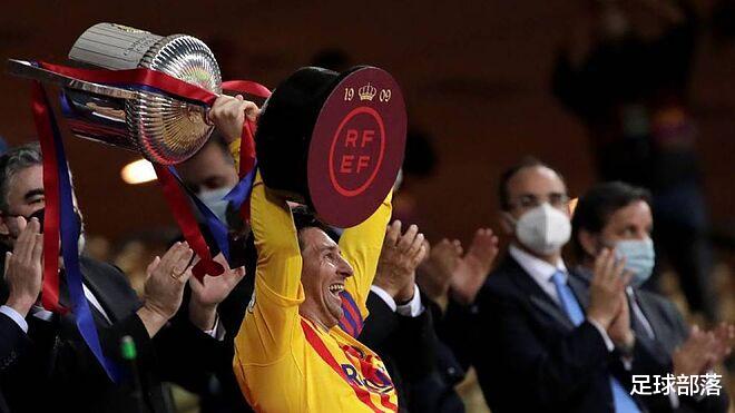 梅西|巴萨夺冠后，队友的集体举动令梅西尴尬！他们已认定梅西要离队？