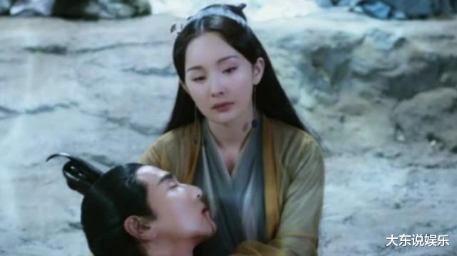 夜华|阿离至死不知，自从夜华死了之后，为什么白浅整天都穿着黑色的衣服呢？