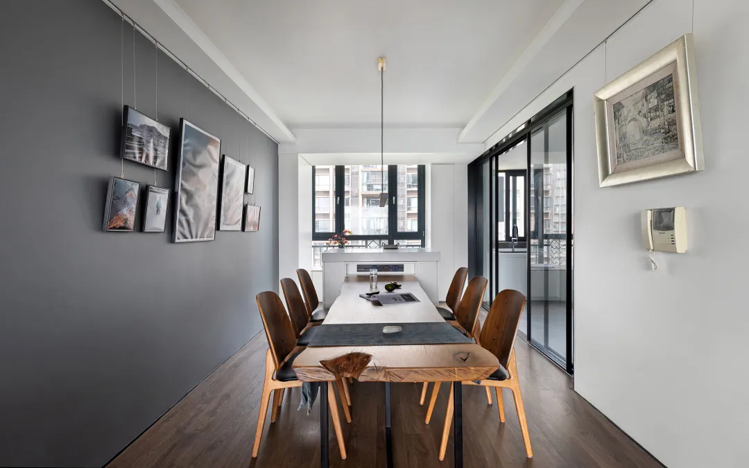 96㎡旧房翻新，极简原木风温馨舒适