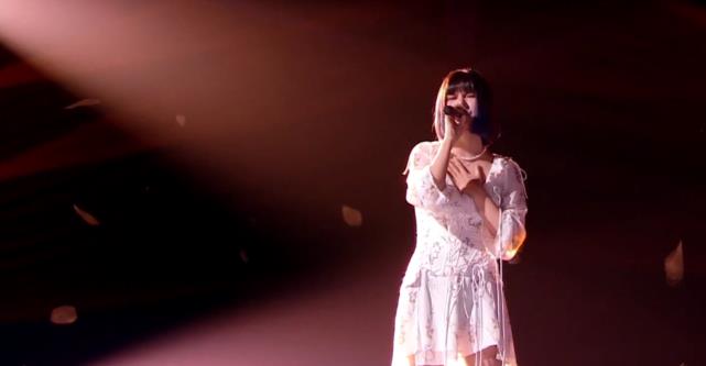 王菲|好声音唯一“男丁”遭淘汰，王靖雯成功逆袭，5强全剩女声